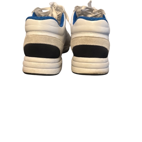 Women’s Chanel sneakers - Picture 3 of 3